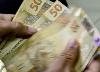Receita paga lote da malha fina do Imposto de Renda de março