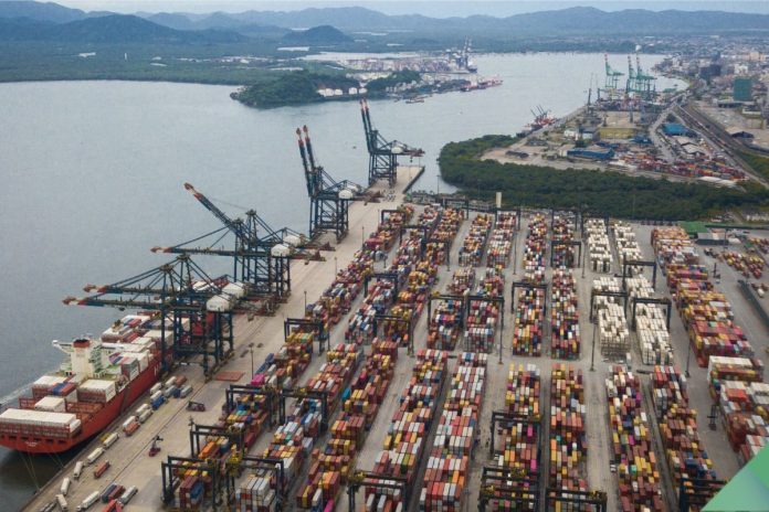 movimentacao-portuaria-cai-no-brasil-devido-lockdowns-na-china