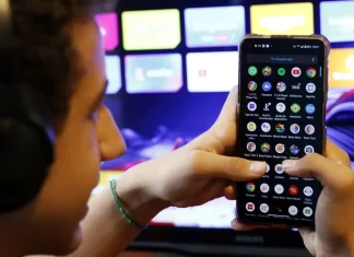 Uma a cada três crianças tem perfil aberto em redes, alerta pesquisa