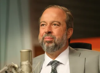 Não precisaremos do horário de verão neste ano, diz Alexandre Silveira