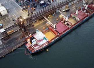 Exportações aos EUA caem 25,5% em janeiro, mas vendas à China sobem