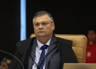 Dino proíbe criação de novas verbas acima do teto do funcionalismo