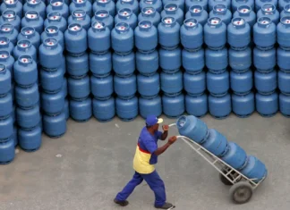Governo libera R$ 330 milhões para segurar preço do gás de cozinha