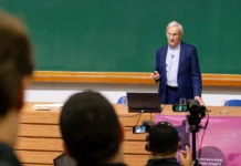 Nobel da economia diz que impacto da IA no emprego é superestimado
