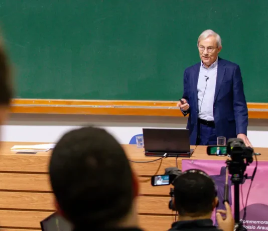 Nobel da economia diz que impacto da IA no emprego é superestimado