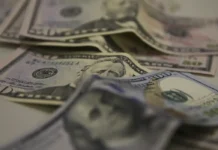 Brasil e EUA retomam negociação após tarifaços de 25% e 12,5%
