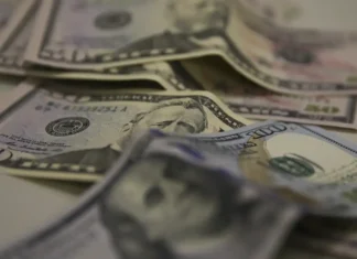 Brasil e EUA retomam negociação após tarifaços de 25% e 12,5%