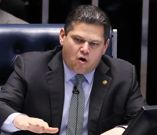 Alcolumbre vai promulgar fim da escala 6×1 nesta sexta