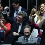 Senado aprova fim da escala 6×1 e redução da jornada de trabalho